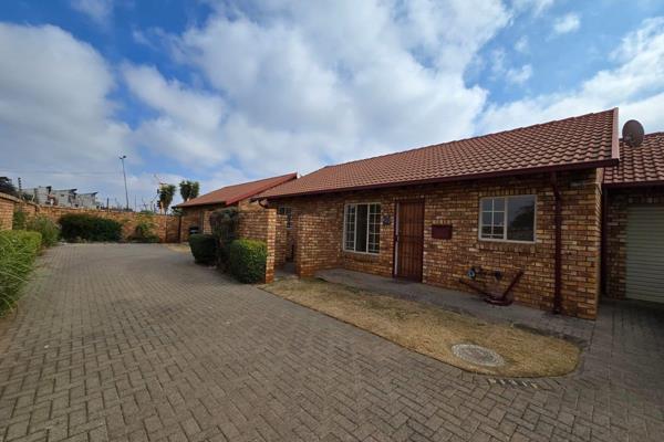 Neat and spacious 2 Bedroom Town House situated in Wierda Glen Estate, the unit offers a separate lounge and dining room area, kitchen ...