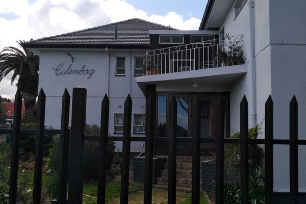 This secure, gated building offers a comfortable and private living experience in central Somerset West. The unfurnished apartment ...