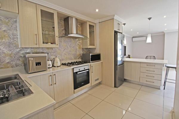 Spacious Modern  2 Bedroom Apartment To Let in Bryanston.
Available 1 November. 
This 2 Bedroom 2.5 Bathroom apartment is positioned ...