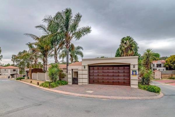 Stunning Full Title Cluster in Desirable Complex
Seller considering offers starting at R 2 ,499 ,000
Nestled in a secure complex with ...