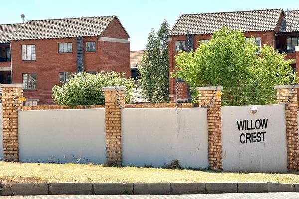 **SOLE MANDATE**
**PRICED TO SELL QUICKLY**

The secure Willowcrest Complex has 24 hour security and is located in easy proximity to N1 ...