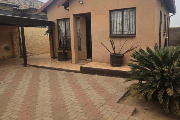 The property is well situated in Soshanguve with easy access to major routes. 

The home has inviting wall feature outside with a ...