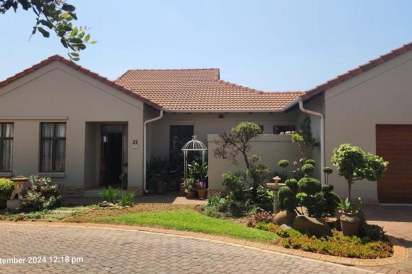 Sole Mandate
The home offers large open plan area, two bedrooms, two bathrooms (mes), a patio with built-in braai, large single garage ...