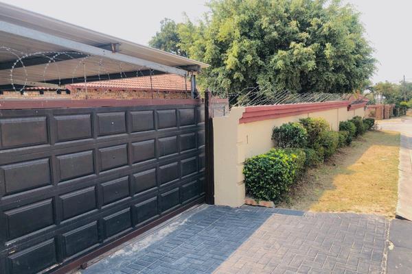 Stunning 3 Bedroom House in Dwaarsloop Phase 2

Price:R750 000. 00

*Features:*

- 3 spacious bedrooms, including 1 ensuite
- ...