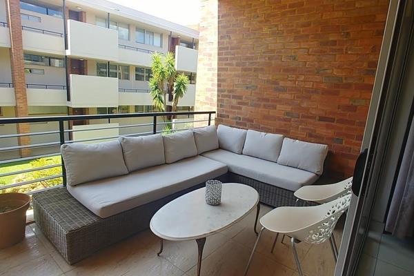 FULLY FURNISHED 24 H SECURITY-Modern, safe and secure two bedroom two bathroom flat.

This flat boasts a dishwasher, fridge - freezer,  ...