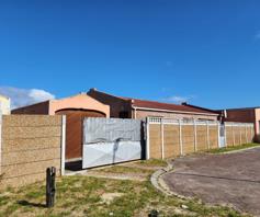 House for sale in Strandfontein Village