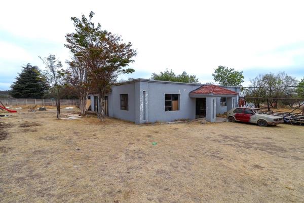 Investors dream with potential in President Park, Midrand.
Located inside the boomed security area of Guinea Fowl Estate.
Currently ...