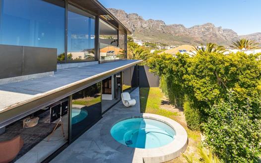 2 Bedroom House to rent in Camps Bay