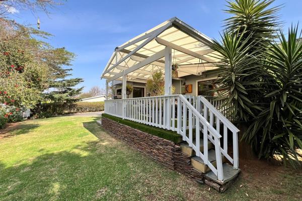 Modern Home available to rent in Lakeside village, Modderfontein.
Spacious Tv room and ...