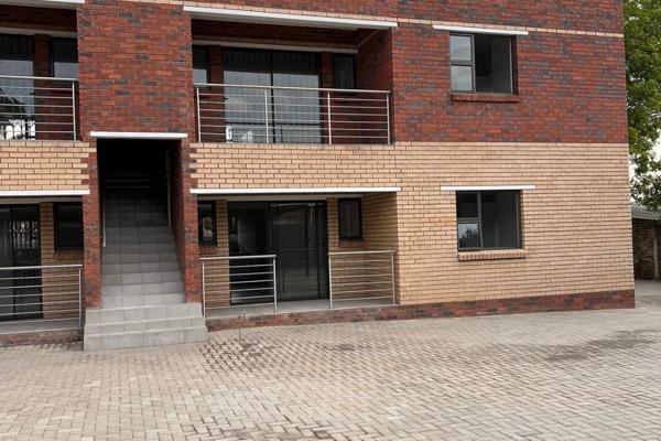 4 x brand new townhouse for rent, 3 bedrooms, 2 bathrooms, open plan kitchen and carport.