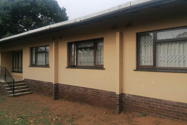 Durban
Sydenham
Silver Palm Crescent 
THIS PROPERTY DOES NOT HAVE A VEHICLE ACCESS ...