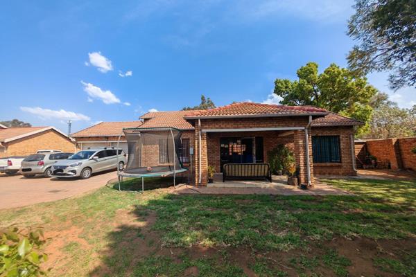 Situated in a sought-after, well-maintained complex in Theresapark, this delightful 3-bedroom, 2-bathroom home offers comfort ...