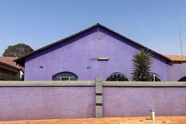 Welcome to a remarkable opportunity to own a stunning 4-bedroom Freehold property nestled in the heart of Lenasia Ext 10. This ...