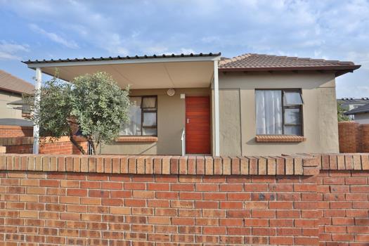 2 Bedroom House for sale in The Reeds