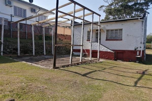 This property is situated in a well established residential area of Kenville in Briardene offering 4385 sqm of level land. The home ...