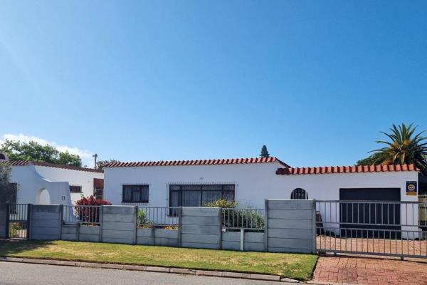 Unit 1 (Spanish style house):
- Size: 246 square meters

- Features:
o Own entrance
o ...