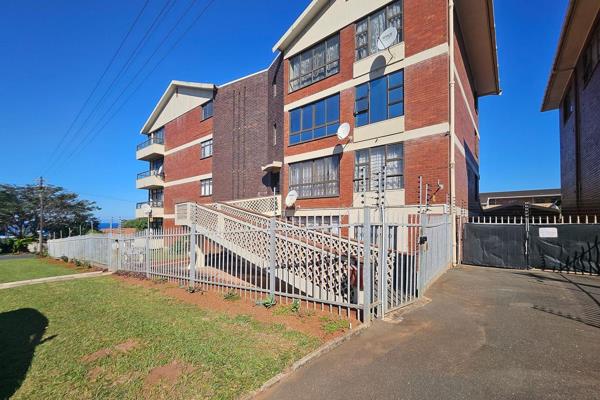 Lovely flat for rent in Amanzimtoti. This charming ?unit has been newly painted and offers a comfortable? open-plan living space. It ...