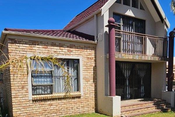 Discover Your Hidden Gem!

Nestled in the serene neighborhood, Langenhovenpark, this stunning townhouse is a hidden treasure waiting  ...