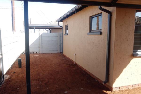 Welcome to this beautiful new project in Protea Glen Ext 43, Soweto! This lovely home features two spacious bedrooms and one bathroom ...