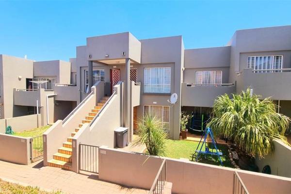 Welcome to your new home in the prestigious Tulipwood complex on Van Heerden Road, Vornavalley Ext, also known as Halfway Gardens. This immaculate first-floor unit boasts 3 spacious bedrooms with built-in cupboards and 2 modern bathrooms, offering an ideal space for ...