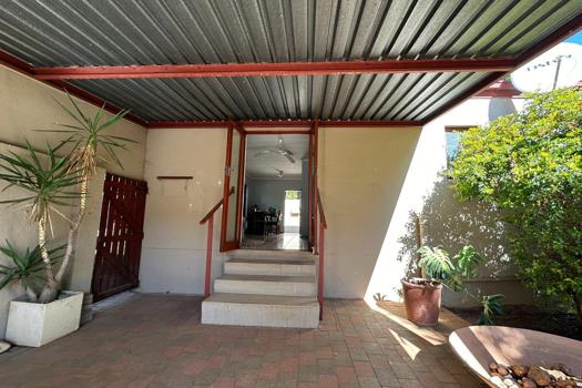 2 Bedroom House for sale in Zwartkop