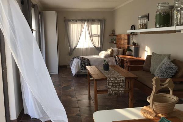 Studio flatlet on smallholding available for rent from 01/02/2025.
30m2, open plan bedroom &amp; living area with kitchenette and ...