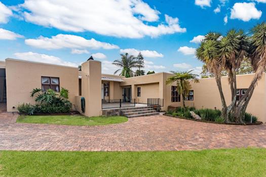 4 Bedroom House for sale in Noordheuwel