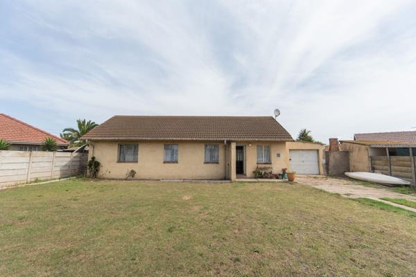 For sale in the serene suburb of Swartkops, Port Elizabeth, this charming 4-bedroom free-standing home offers the perfect blend of ...