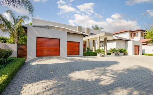 4 Bedroom House for sale in Ruimsig Country Estate