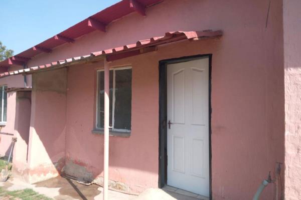 This 1 bedroom cottage offers a large sized kitchen with gas connection for a gas stove. ...