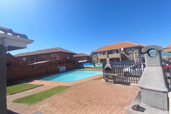 This unit is on the 3rd floor of Saxonhof estate. The estate is ideally located close the Alberton City mall, taxi rank and schools. ...