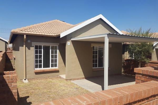 This complex is safe and offers you 3 bedrooms, 1.5 Bathrooms ample built-in cupboards and open plan kitchen and lounge. Fiber ready 24-hour Security at the gate and your own wrap around garden. 
Pre-paid electricity and a solar ...