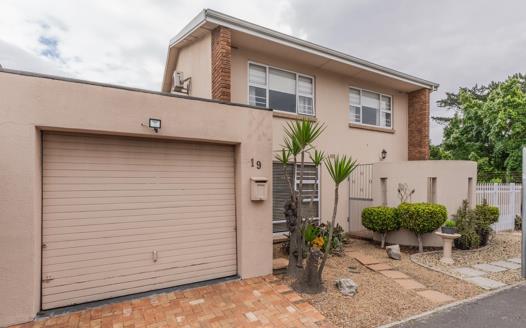 3 Bedroom Townhouse for sale in Parow North