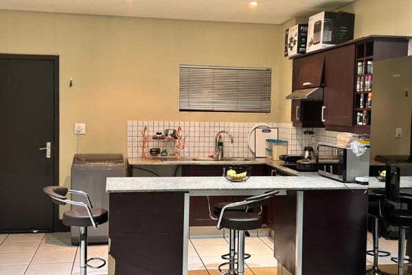 This neat and spacious 2-bedroom, 1-bathroom apartment offers comfortable living in a secure environment. It includes the convenience ...