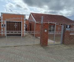 House for sale in Phakamisa