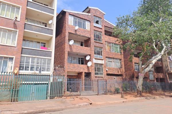 Newly Renovated 3-bed 1.5-bath Apartment For Sale in Yeoville

If you are a serious investor with an eye for value for money, this 3 ...