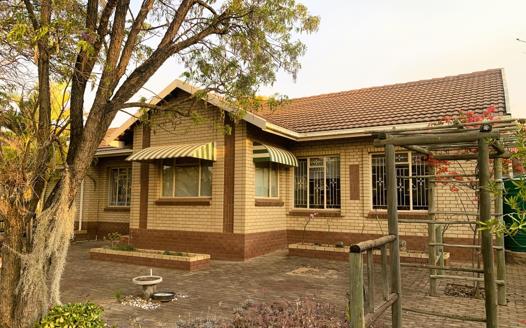 2 Bedroom House for sale in Modimolle