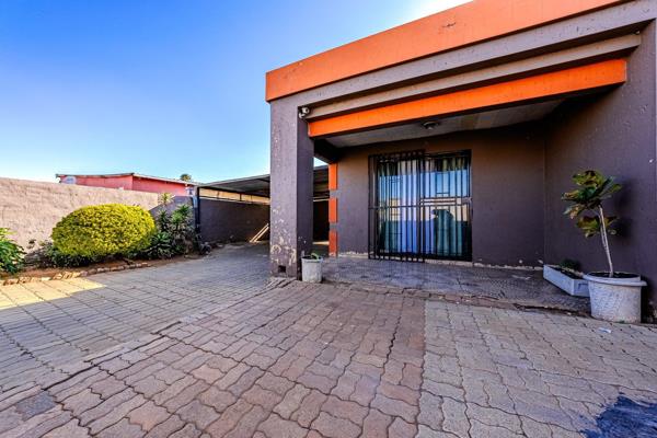 This charming 3-bedroom home offers both comfort and investment opportunities. Located in the heart of Eldorado Park, this property is ...