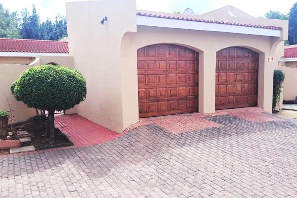 This beautiful townhouse is situated in a well maintained complex, in a peaceful enclosed suburb, close to schools and shops. This ...