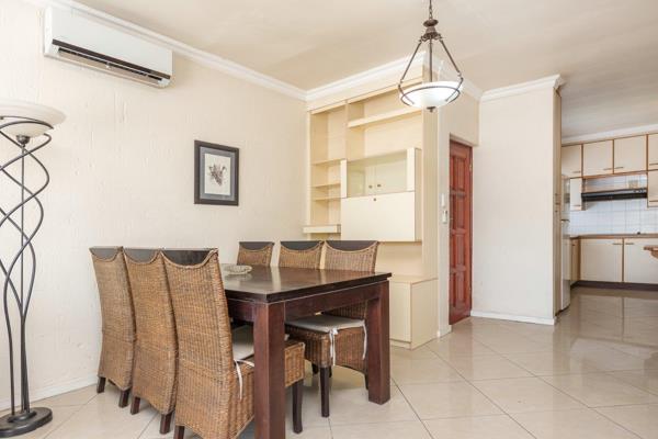 Neat and spacious upstairs apartment for the young family

Offers large open plan kitchen
Dining area
Living room, with aircon
Closed ...