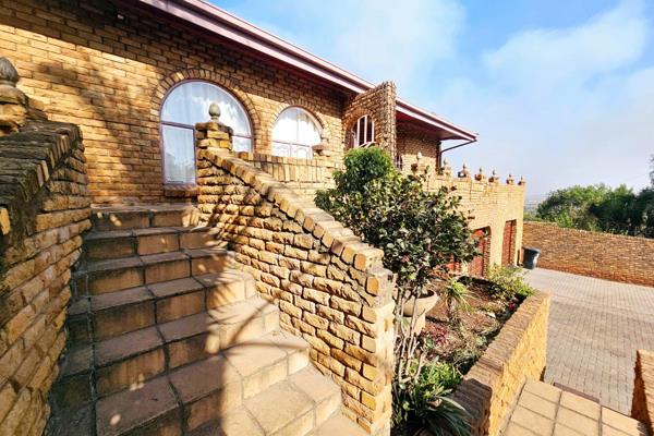 A beautiful 4 Bedroom 2 Bathroom Face Brick House for Sale in Erasmia. This home is well- maintained with a scenic view of the entire ...