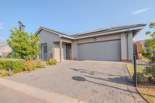 3 Bedroom House for sale in Waterkloof Marina Retirement Estate