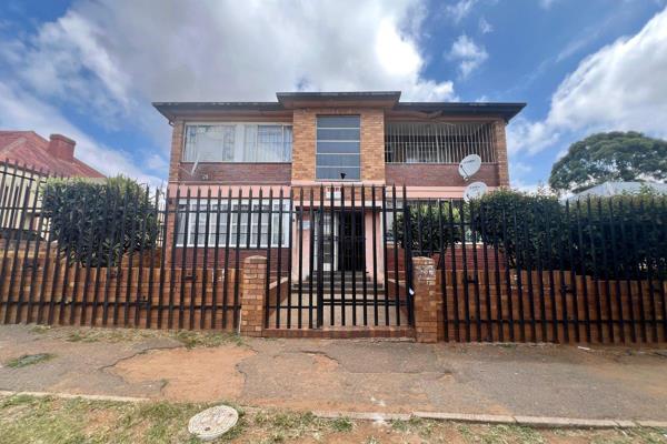 Calling on seasoned investors to these 4 units of 2-bedroom flats available for sale in a serenity area of Turffontein, South of ...