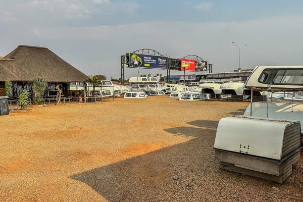 This prime stand on Sefako Makgatho Drive (formerly known as Zambesi Drive) in Pretoria Montana is exactly what you need! 

Lapa office ...