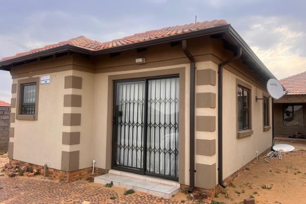 Cosy rental home to enjoy as your own home. Perfectly situated in the new Azaadville Gardens development. This home is surely one of a ...