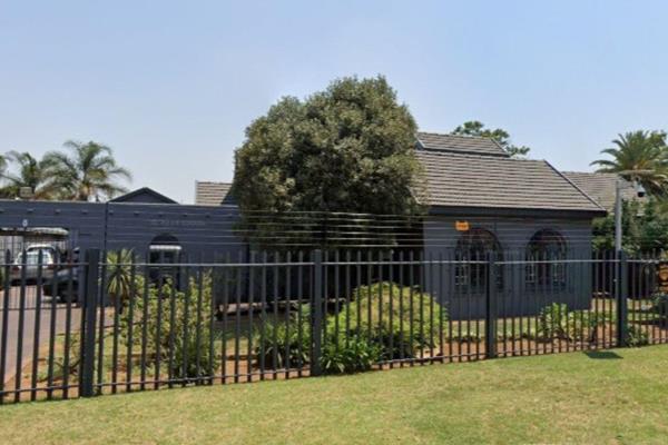 Step into a welcoming entrance Hall. Leading to a formal Lounge overlooking the front ...