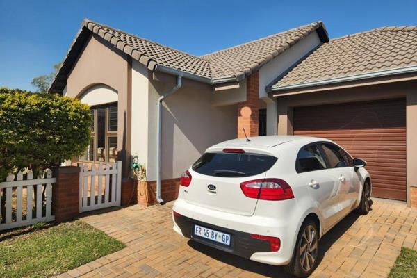 2 bedrooms / 2 bathrooms / study nook / single garage and parking / Built in braai / ...