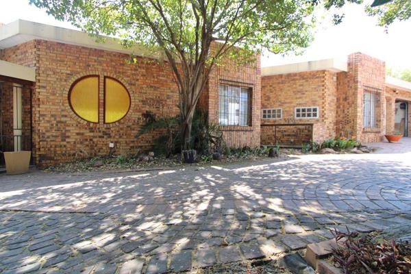 This immaculate 3-bedroom, 2-bathroom free-standing house is located in the heart of Sunninghill. This home offers a perfect blend of ...