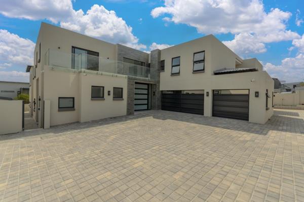 Brand New Modern House for Corporate Rental in Waterfall Country Estate

Call Noksie to view this Stunning Modern Home for Corporate ...