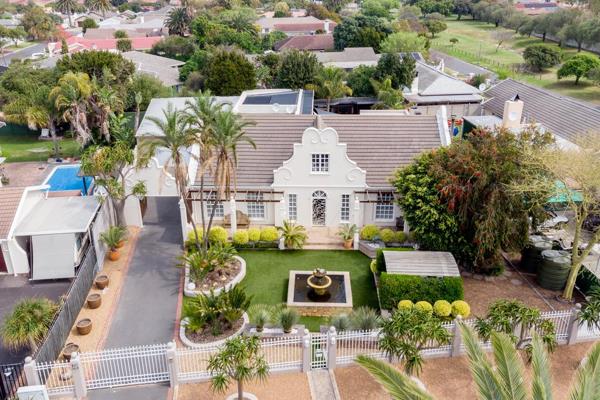 Exclusive Sole Mandate

Exquisite family home with breathtaking views in ...